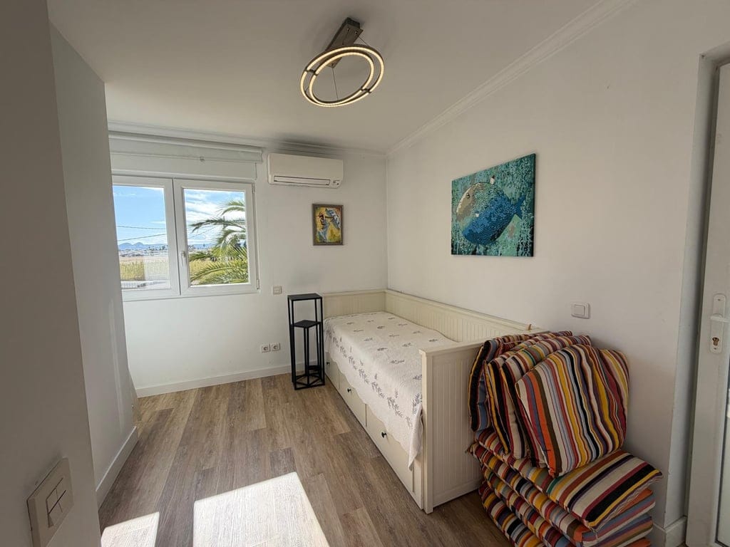 Chalet en venta en Playa Marinas, Denia: 4 habitaciones y piscina privada. - Foto 45