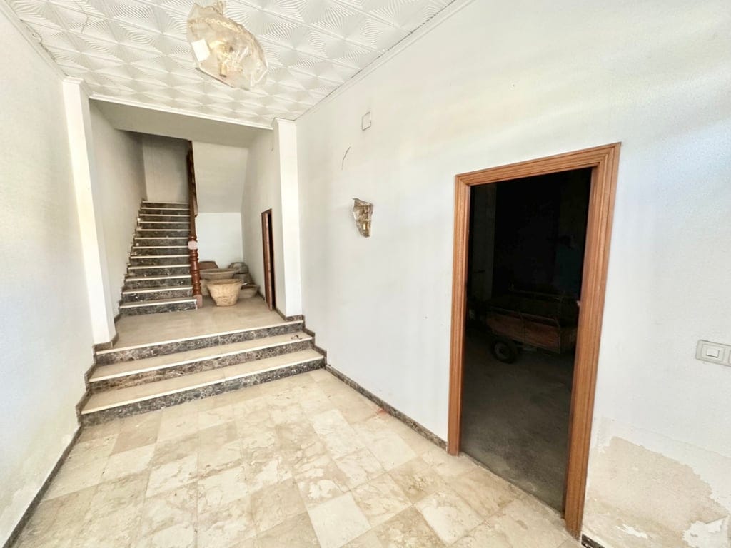 Opportunity: Building with 180 m² Garden and Rooftop with Sea Views - Foto 7