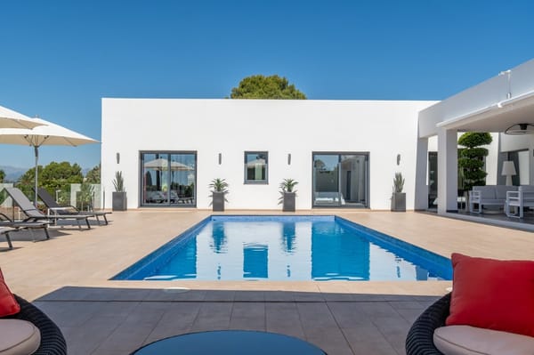 Exclusiva villa moderna con impresionantes vistas abiertas en una demandada zona de Jávea - Foto 58