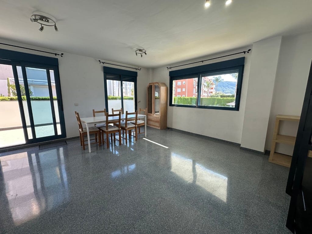 Apartment for sale with 3 bedrooms in Denia, Alicante. - Foto 4