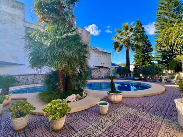 CHALET CON PISCINA, PARKING Y NAVE INDUSTRIAL EN VENTA - Foto 6