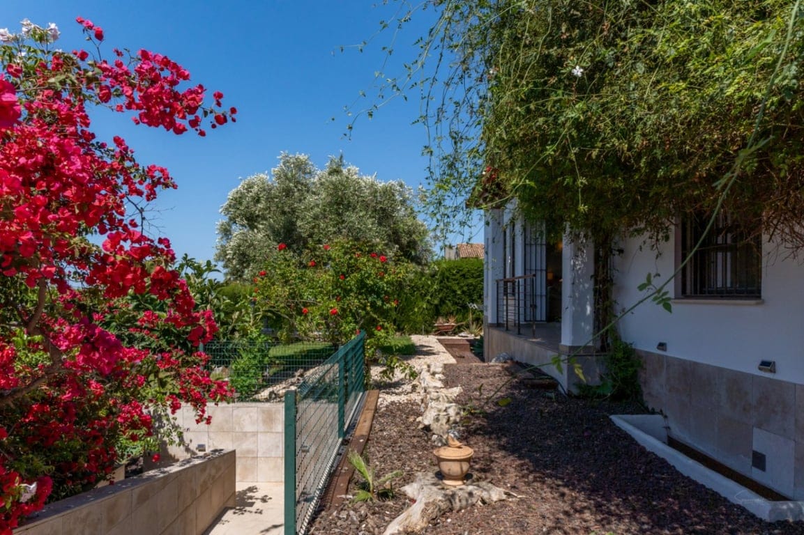 Impresionante Villa a la venta en Jávea, con piscina interior y exterior - Foto 36