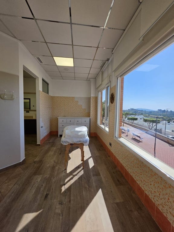 Local comercial con opción a vivienda en Benissa Pueblo : luz, amplitud y vistas al Peñón de Ifach y al Mar - Foto 3