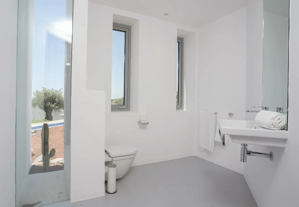 Luxurious modern frontline villa with stunning sea views - Foto 17