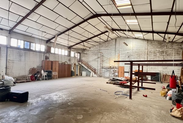 CHALET CON PISCINA, PARKING Y NAVE INDUSTRIAL EN VENTA - Foto 12