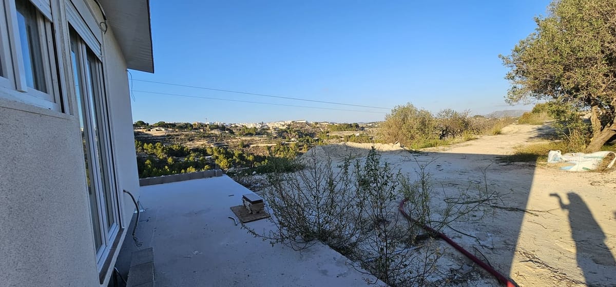 12,137 m2 plot with a habitable rustic house and beautiful views of the sea and the Peñón de Ifach - Benissa - Foto 34