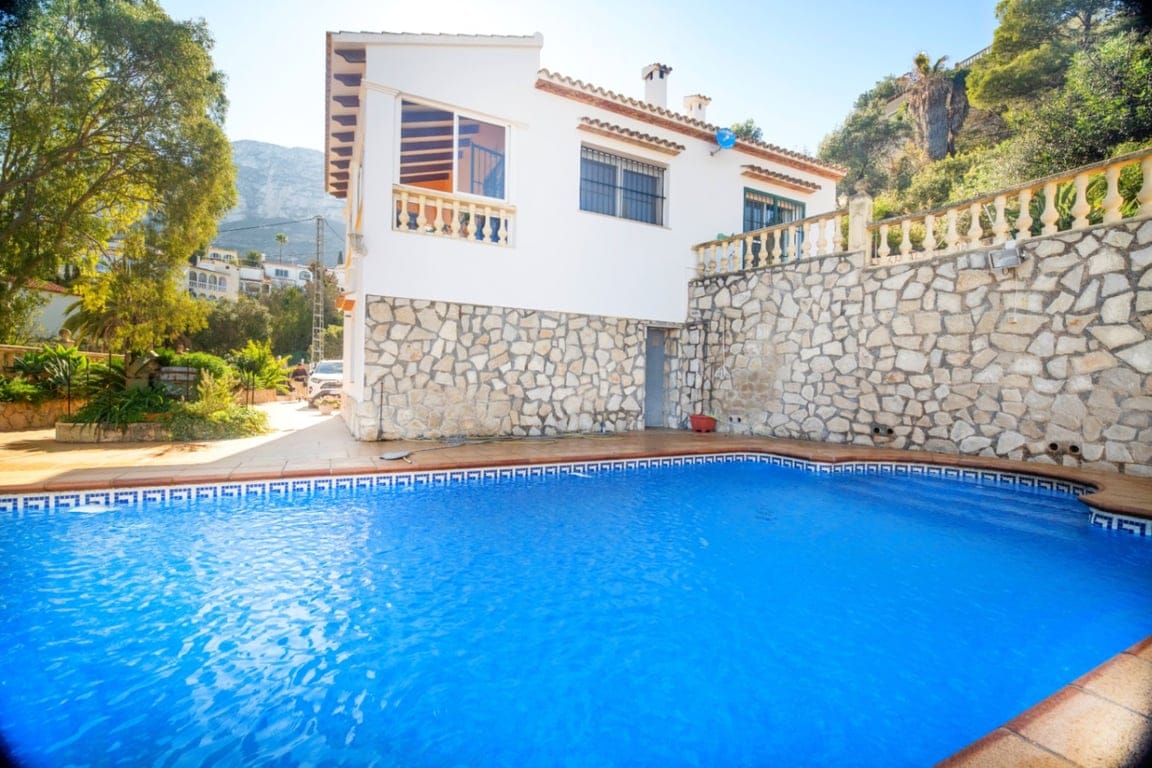 Villa for sale in Denia with sea views