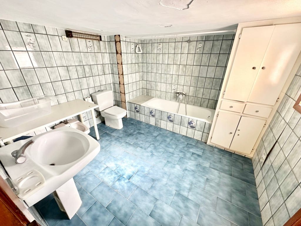 Charmantes Dorfhaus mit großem Innenhof im Zentrum von Pego. - Foto 38