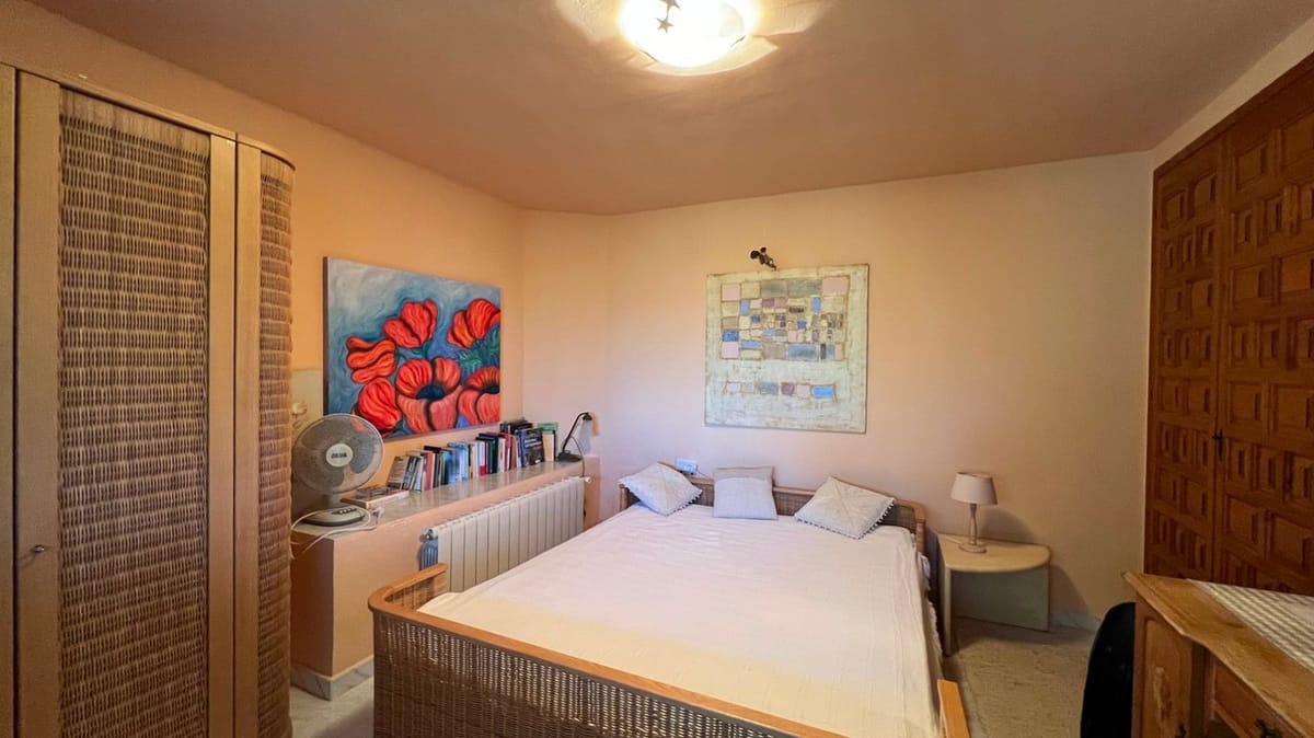 Villa
             for sale in Orba Valley - Foto 3