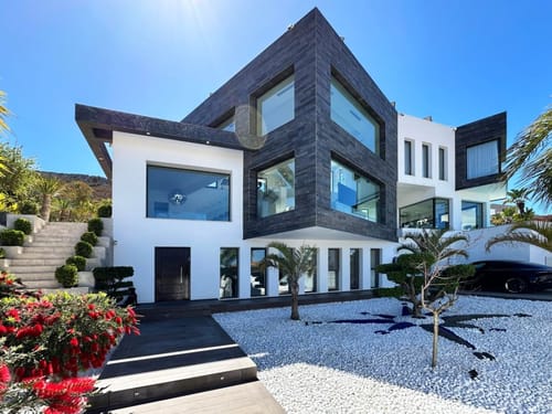 Sublime and modern luxury villa