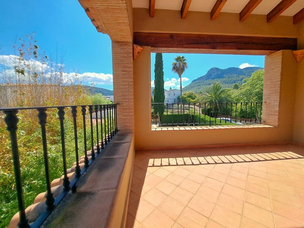 Family villa with pool for sale in Orba - Foto 35