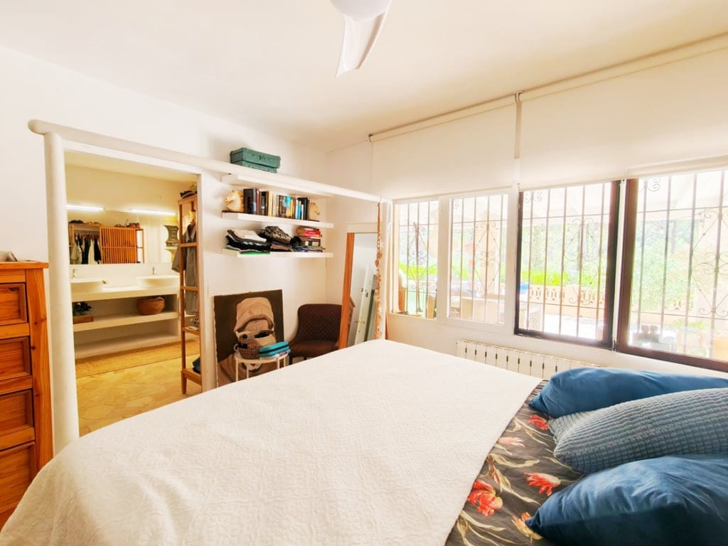 Farm in Castell de Castells for sale with 5 bedrooms, pool, and large land. - Foto 9