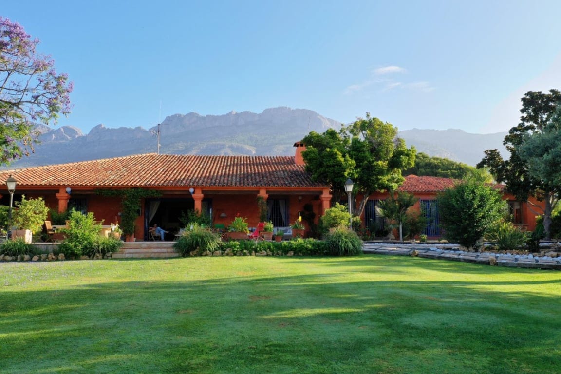 Exclusive Luxury Villa for Sale in Altea la Vella- Golf