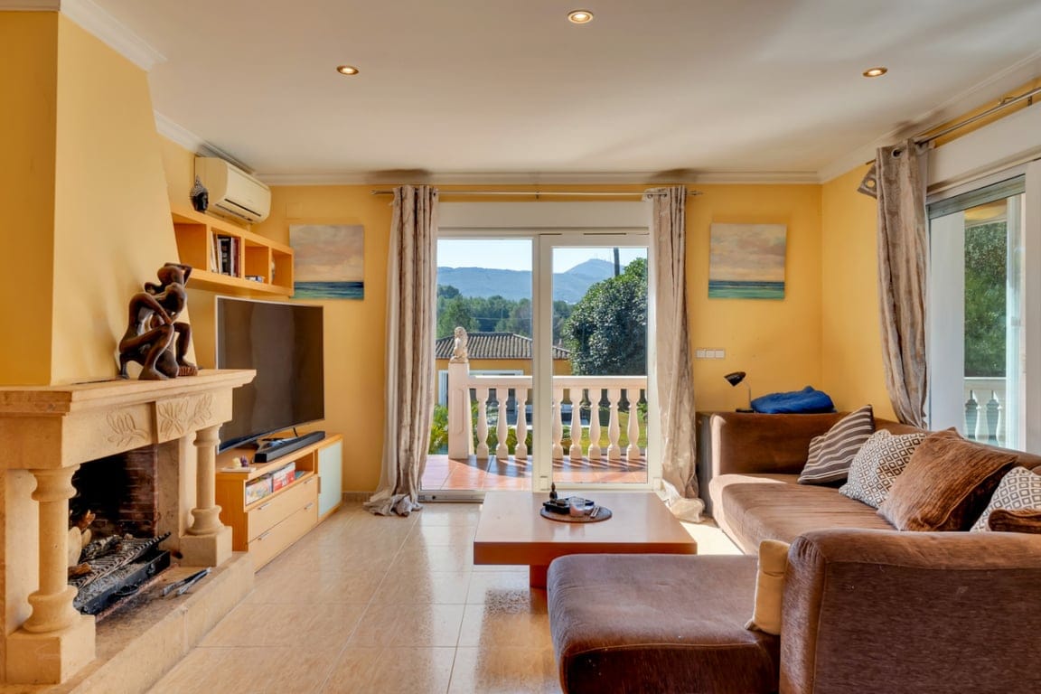 Villa in einer außergewöhnlichen ruhigen Lage, mit weitem Blick und großem Potenzial. - Foto 10