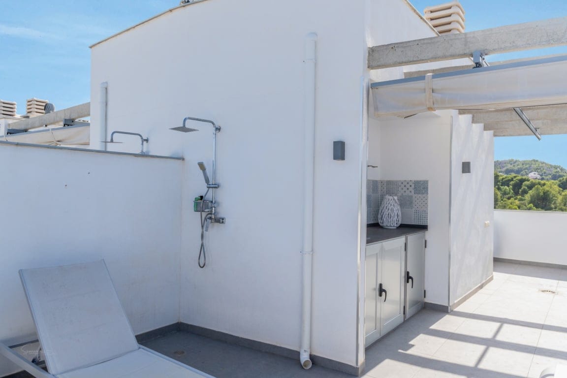 Modern 3-bedroom apartment with a large terrace. - Foto 19