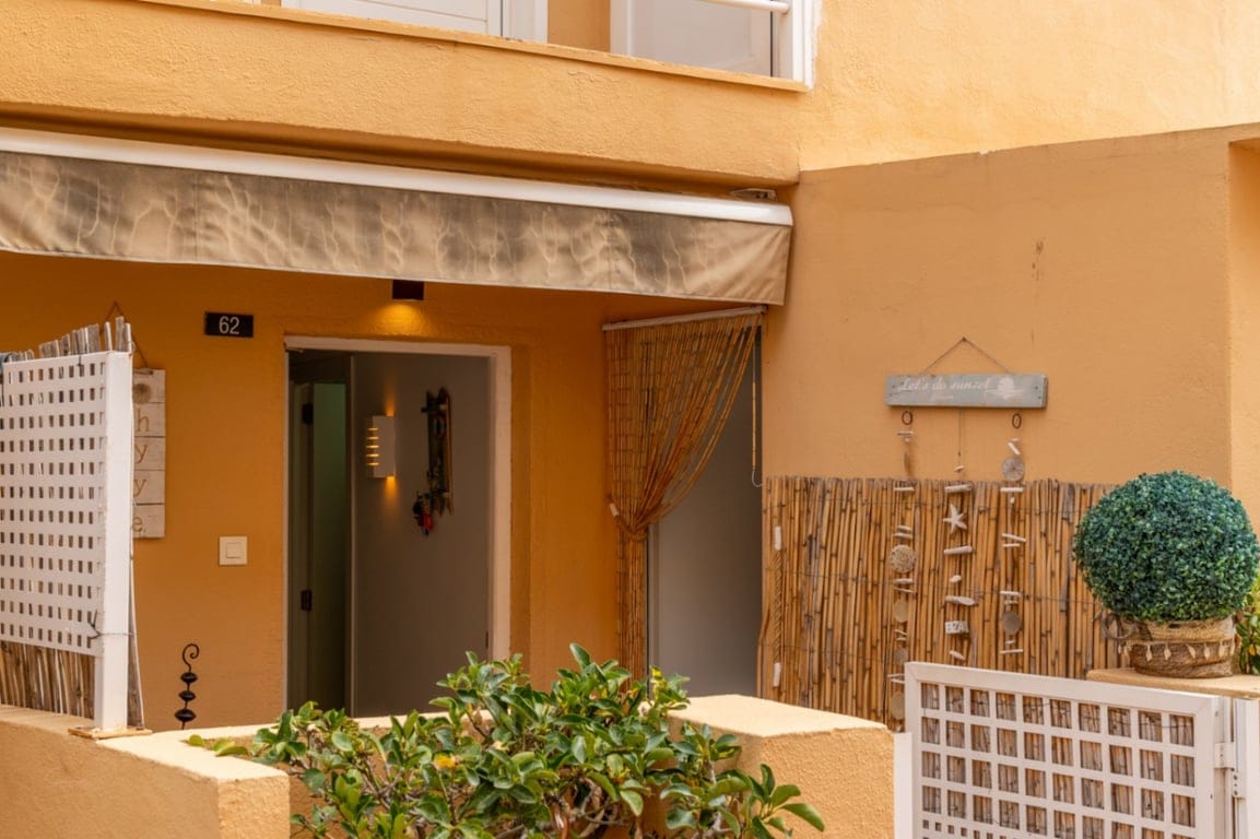 Apartamento reformado con piscina cerca del mar - Foto 17