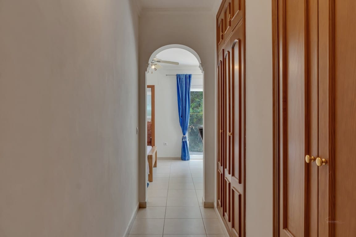 Villa met vrij uitzicht in een rustige omgeving dicht bij het centrum van de stad Jávea - Foto 21