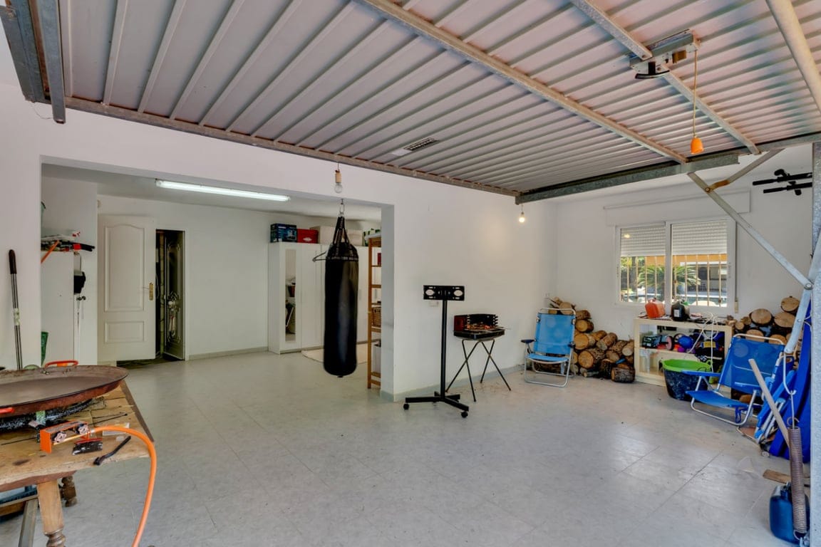 Villa in einer außergewöhnlichen ruhigen Lage, mit weitem Blick und großem Potenzial. - Foto 31