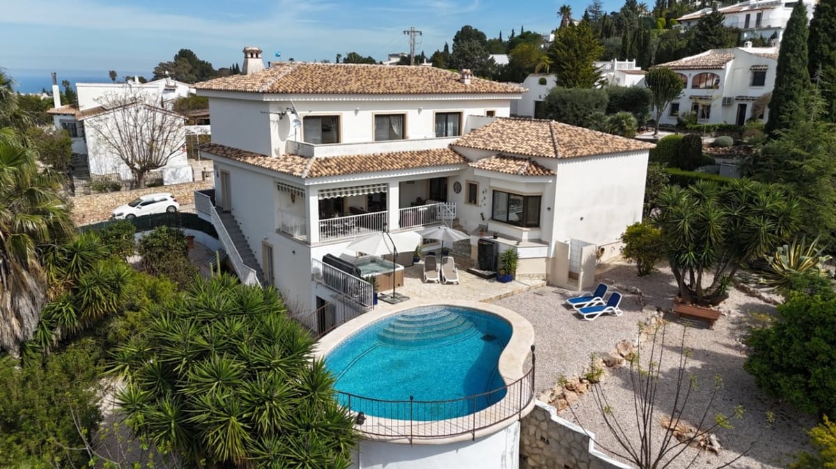 Uw oase in Monte Pego: chalet met een groot perceel, zwembad en volledige privacy - Foto 2