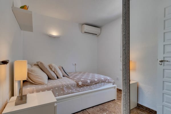 Excepcional propiedad en una exclusiva zona con vistas panoramicas al mar - Foto 37