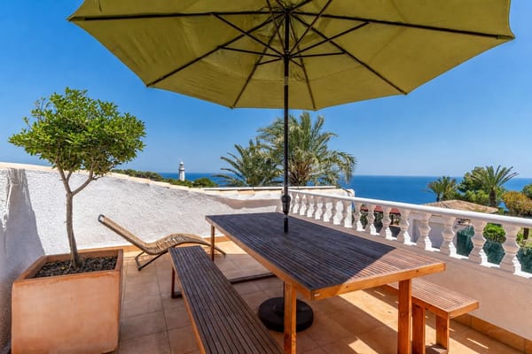 Excepcional propiedad en una exclusiva zona con vistas panoramicas al mar - Foto 44
