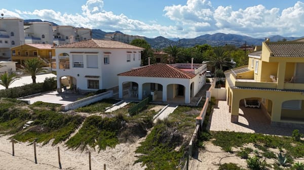 Chalet with 2 homes on the beachfront in Denia. - Foto 40