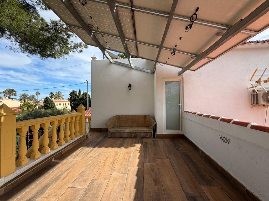 Chalet en venta en Playa Marinas, Denia: 4 habitaciones y piscina privada. - Foto 14