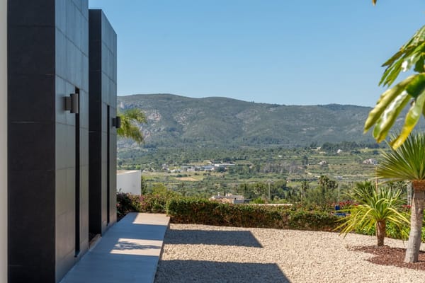 Exclusiva villa moderna con impresionantes vistas abiertas en una demandada zona de Jávea - Foto 10