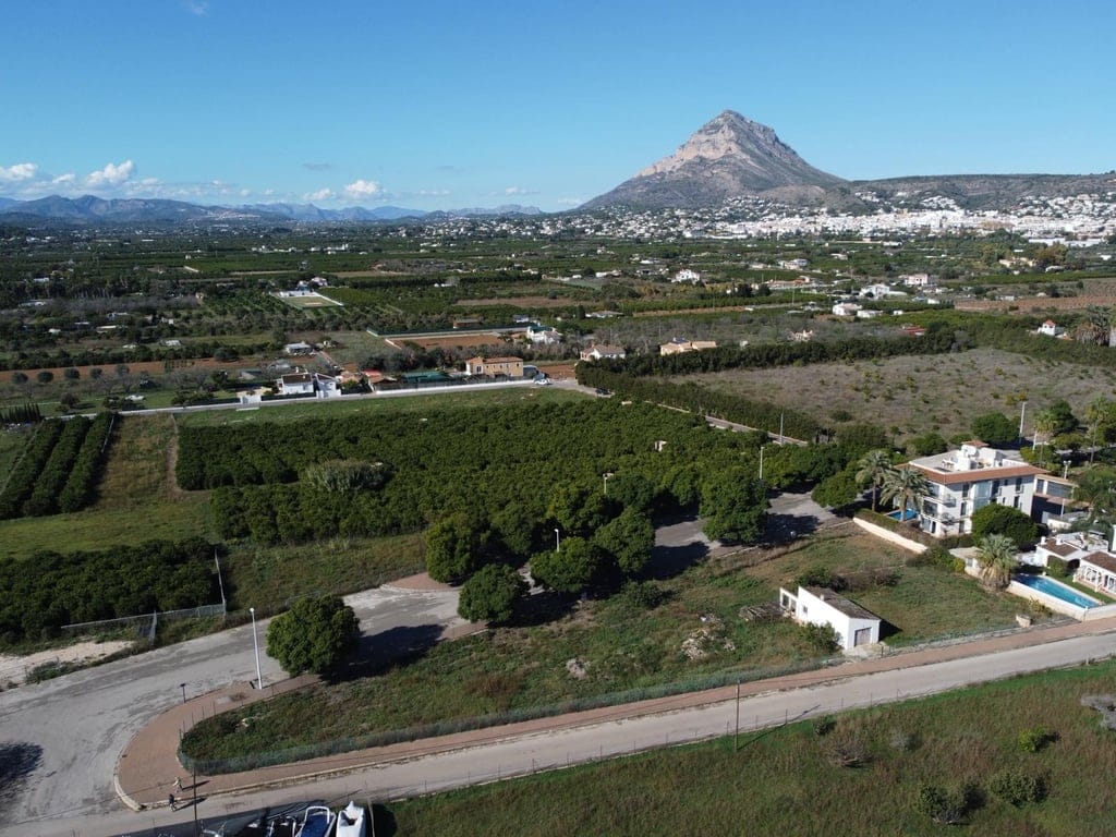 Strategic land for apartment development in one of the most sought-after areas of Jávea. - Foto 3