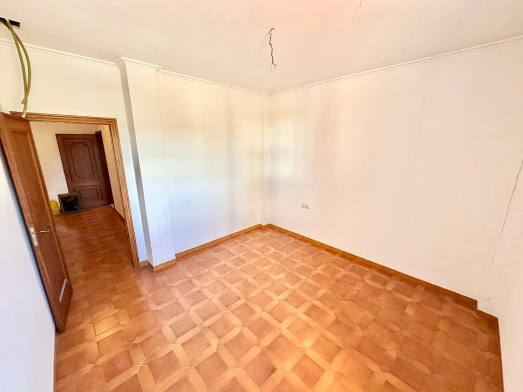 Opportunity: Building with 180 m² Garden and Rooftop with Sea Views - Foto 10