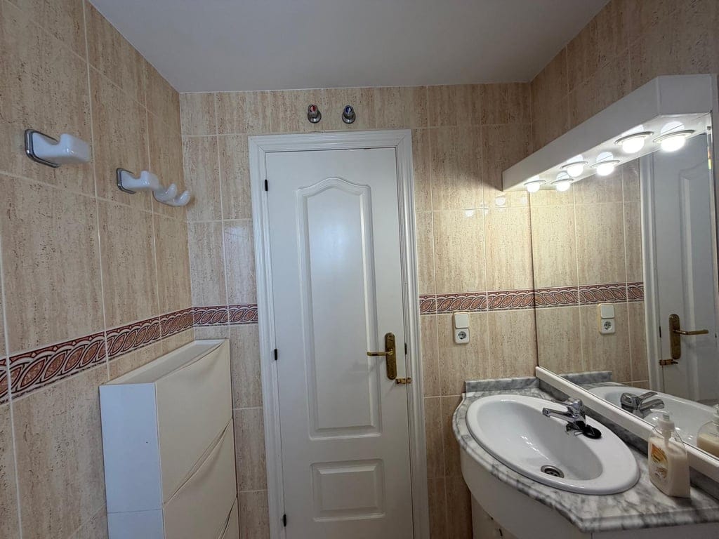 Ground floor with private garden for sale with 2 bedrooms in Playa de les Marines, Denia. - Foto 29