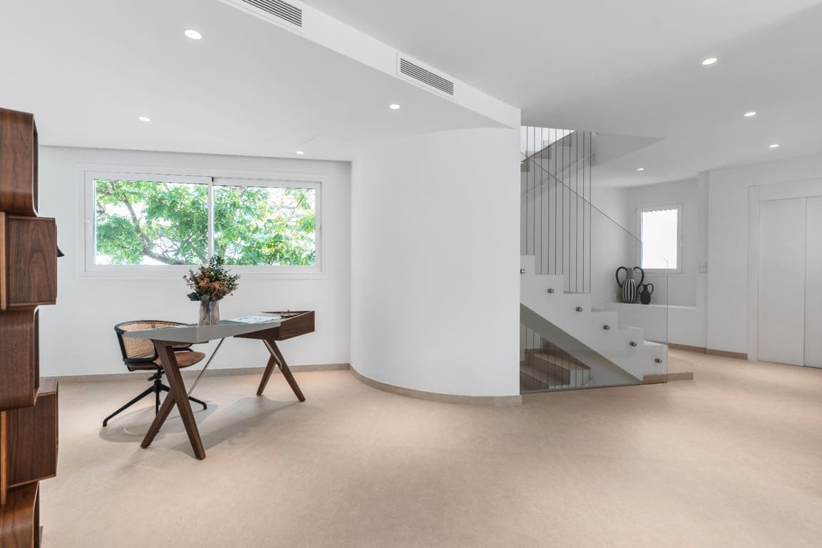 BLANC-19: Luxury Villa in Altea Ready to Move In | 4 Floors, Triple Garage, and Panoramic Views - Foto 8