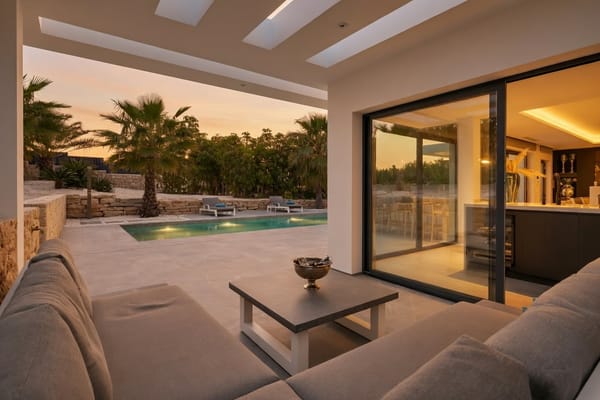 ¡Espectacular villa (2023) con privacidad y materiales de alta calidad! - Foto 16