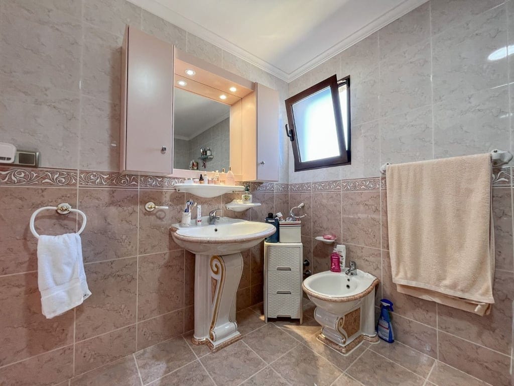 House for sale in Dénia with an active restaurant license in Las Marinas, 500 m from the sea. - Foto 22