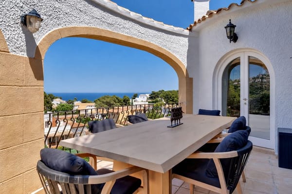 Excepcional propiedad en una exclusiva zona con vistas panoramicas al mar - Foto 17
