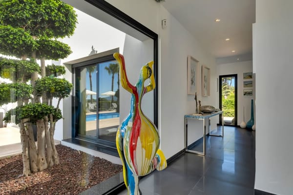 Exclusiva villa moderna con impresionantes vistas abiertas en una demandada zona de Jávea - Foto 41