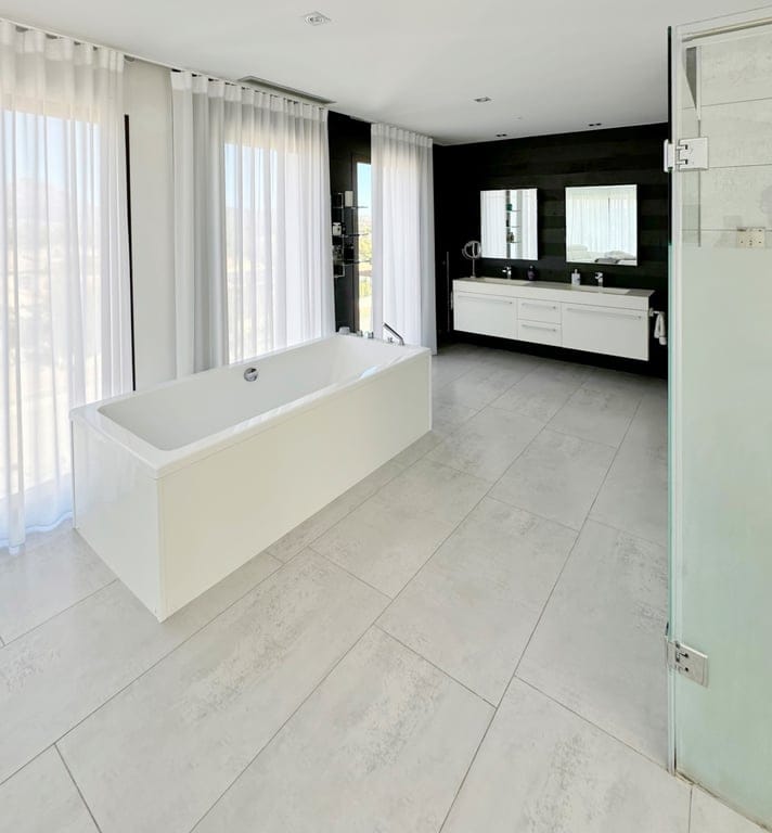 Luxury villa in Benitachell with sea views, infinity pool, and gym. - Foto 18