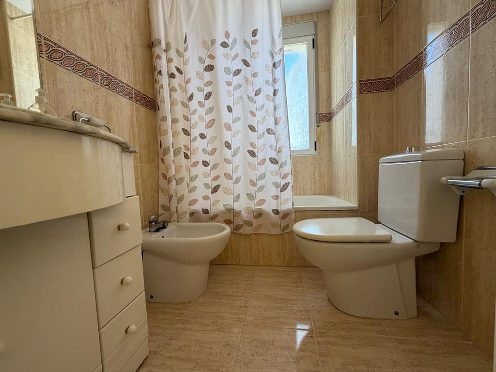 Ground floor with private garden for sale with 2 bedrooms in Playa de les Marines, Denia. - Foto 28