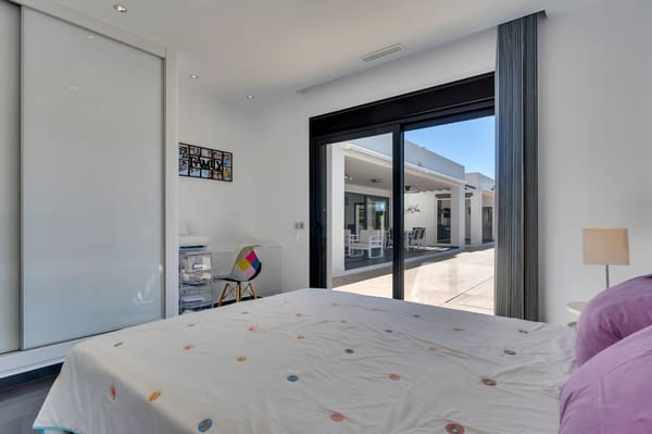 Exclusiva villa moderna con impresionantes vistas abiertas en una demandada zona de Jávea - Foto 43
