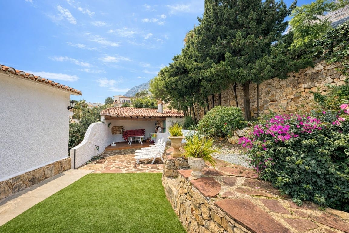 Villa with sea views and guest apartment in a quiet area. - Foto 9