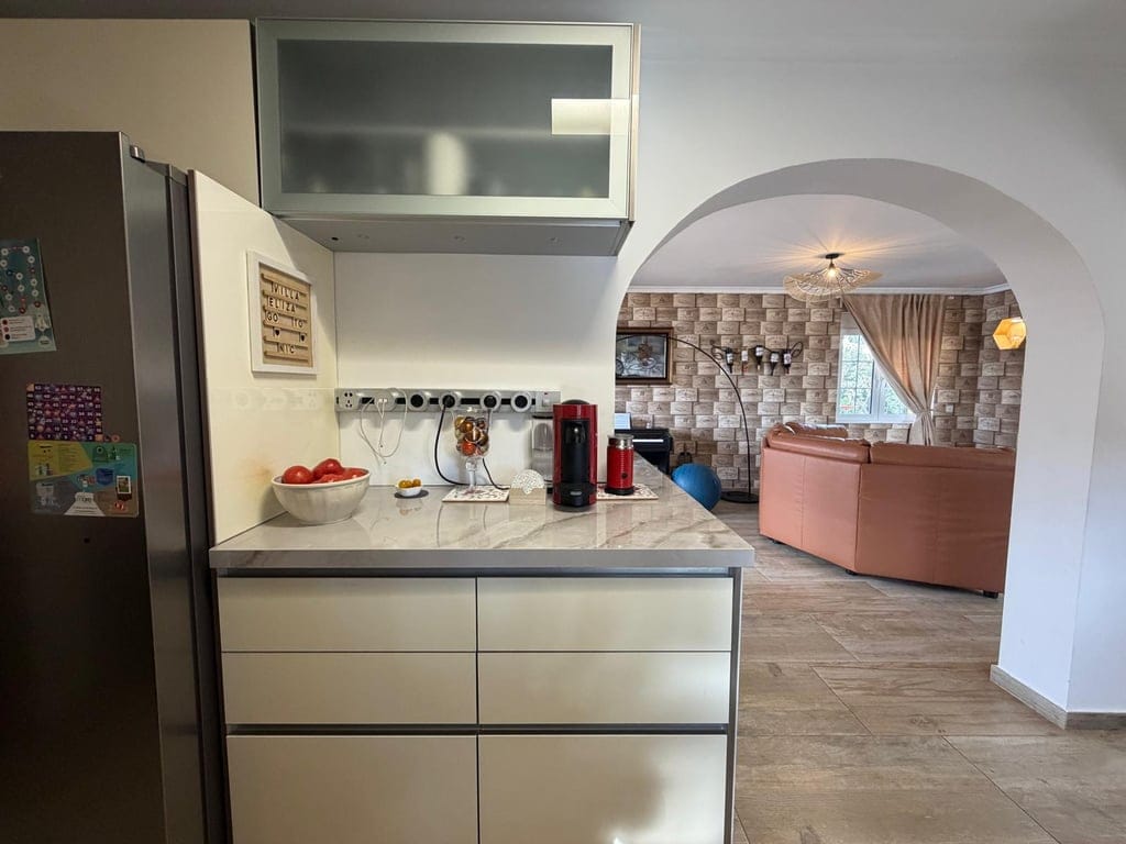 Chalet en venta en Playa Marinas, Denia: 4 habitaciones y piscina privada. - Foto 17