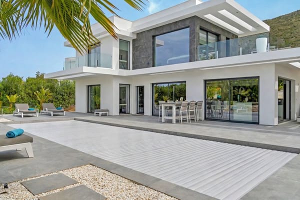 ¡Espectacular villa (2023) con privacidad y materiales de alta calidad! - Foto 10
