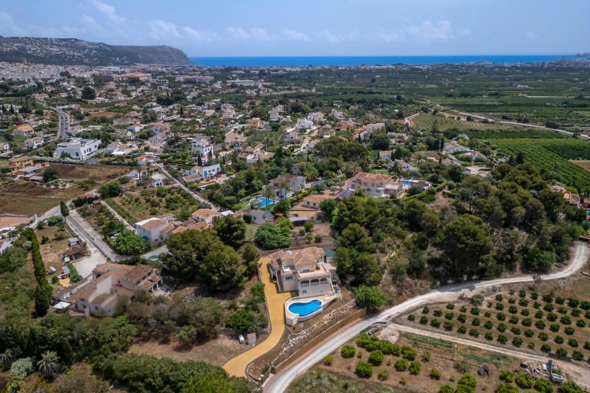 Villa met vrij uitzicht in een rustige omgeving dicht bij het centrum van de stad Jávea - Foto 41
