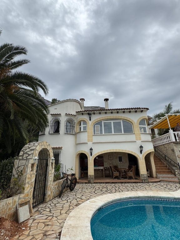 Chalet en venta en Denia, Zona Montgó: 4 habitaciones, piscina privada - Foto 2