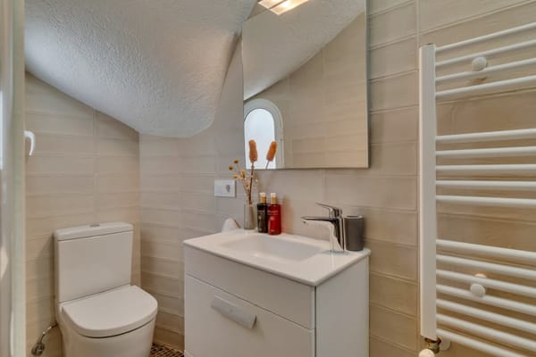 Excepcional propiedad en una exclusiva zona con vistas panoramicas al mar - Foto 40