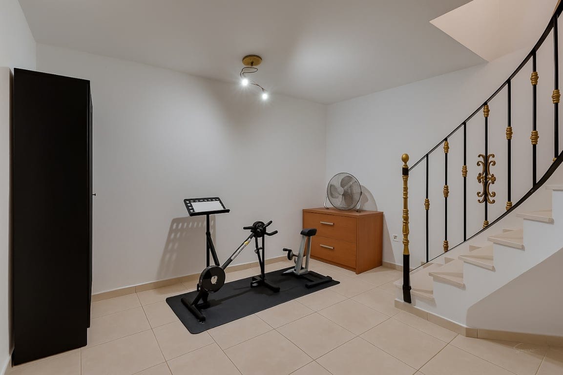 Villa met vrij uitzicht in een rustige omgeving dicht bij het centrum van de stad Jávea - Foto 29