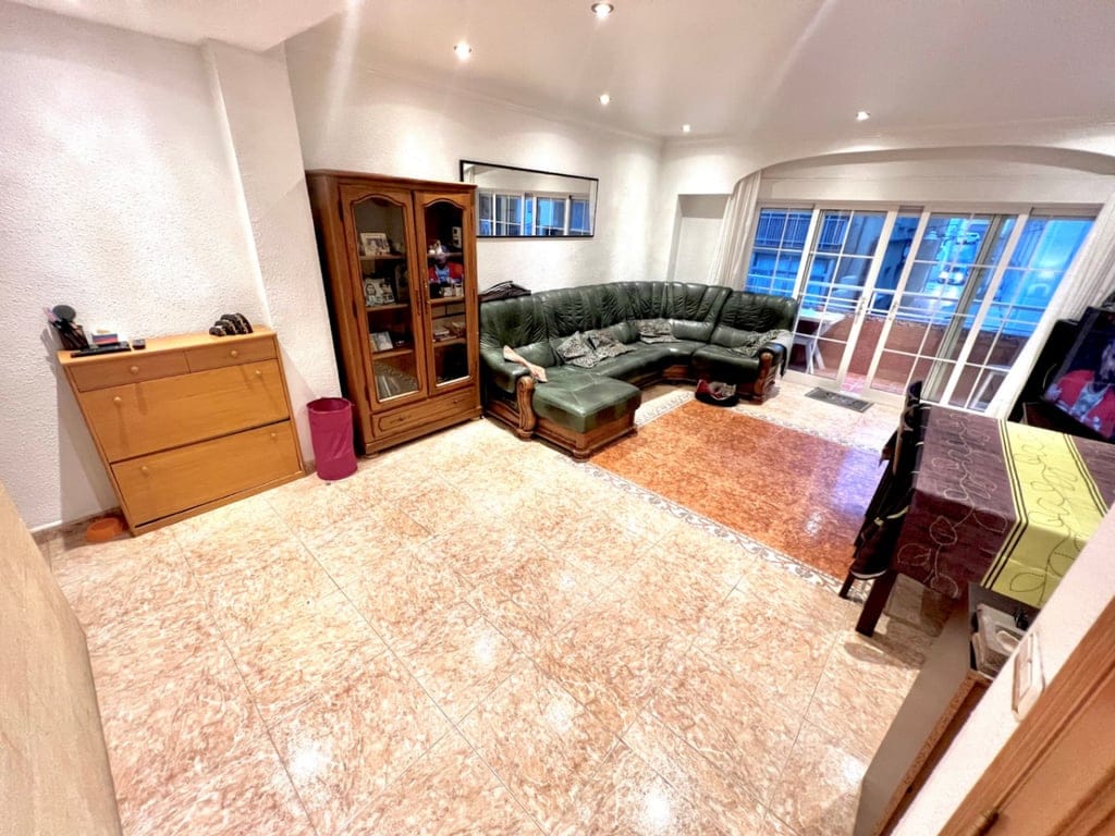 Apartment in Jávea with sea views and 2 interior patios