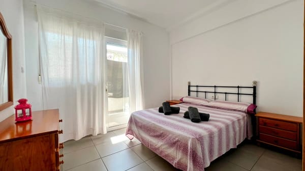 Elegante apartamento de 3 habitaciones con terraza y parking a solo 250 m de la playa. - Foto 11