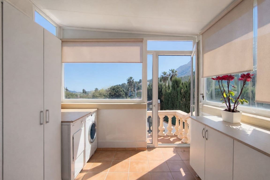 Villa de 3 dormitorios, apartamento de invitados y vistas al mar en el Montgó, Dénia - Foto 13