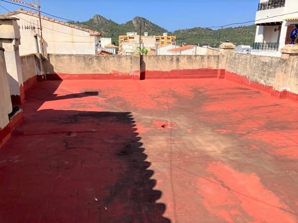 Casa de pueblo con terraza y patio en Pedreguer - Foto 3